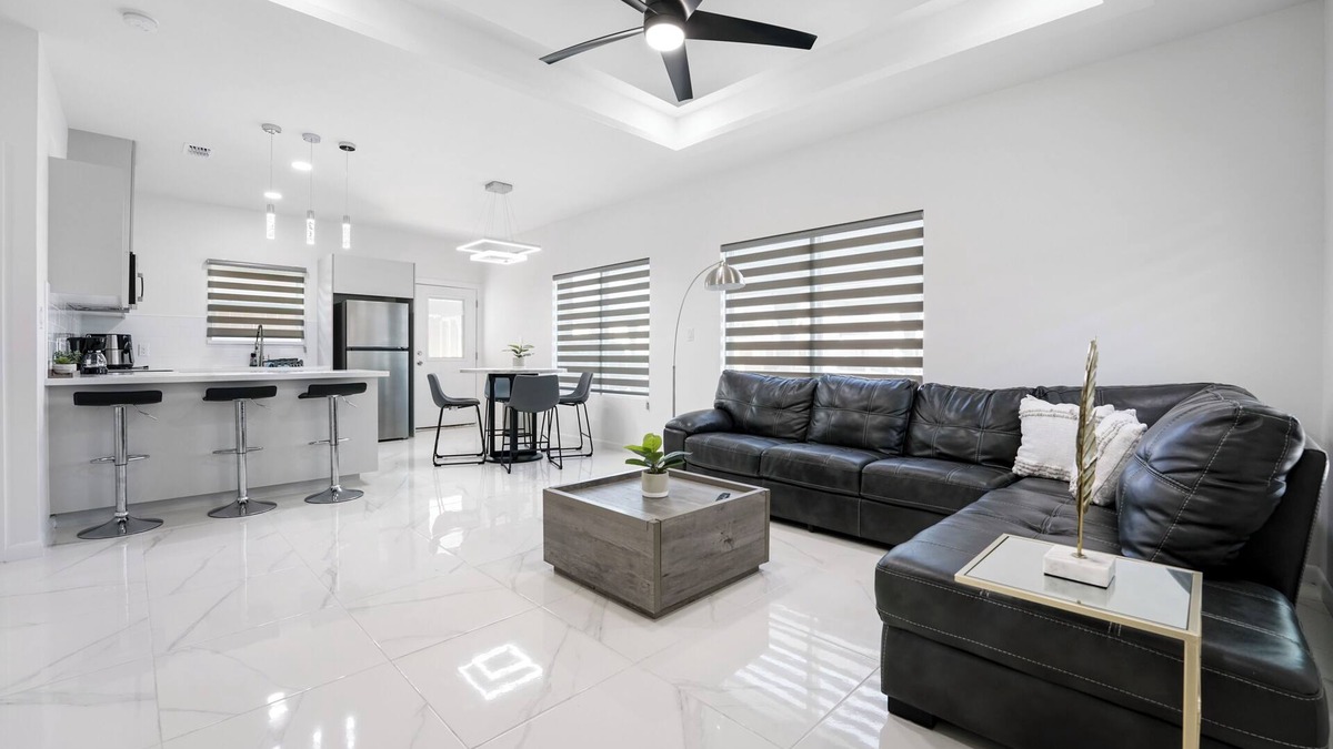 Pharr Apartment | Brand NEW Splendor 2 Bedroom Apartment conveniently located Pharr-McAllen area!