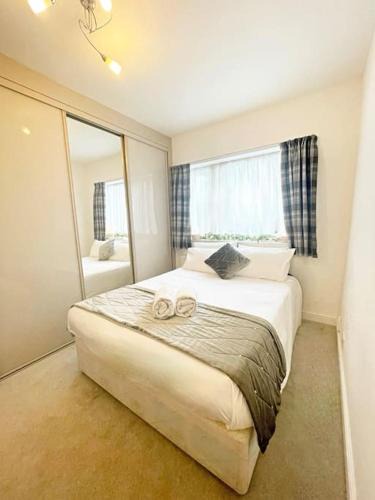 Westcliff-on-Sea Apartment | BRAND NEW Stay in Southend with a garden
