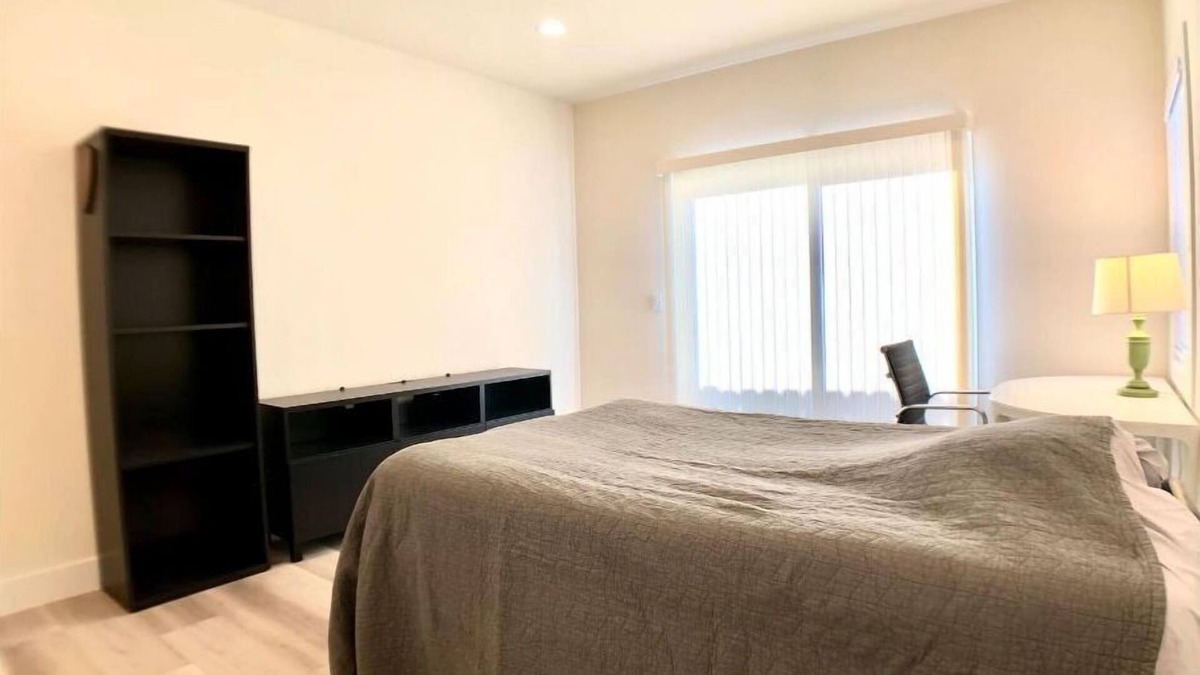 Snail House | Brand NEW! Studio Private Entrance/Bath Location