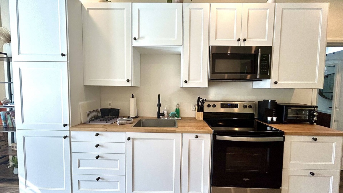 Lakeside Apartment | Brand New Studio with Amazing Mountain Views! San Diego area Countryside.