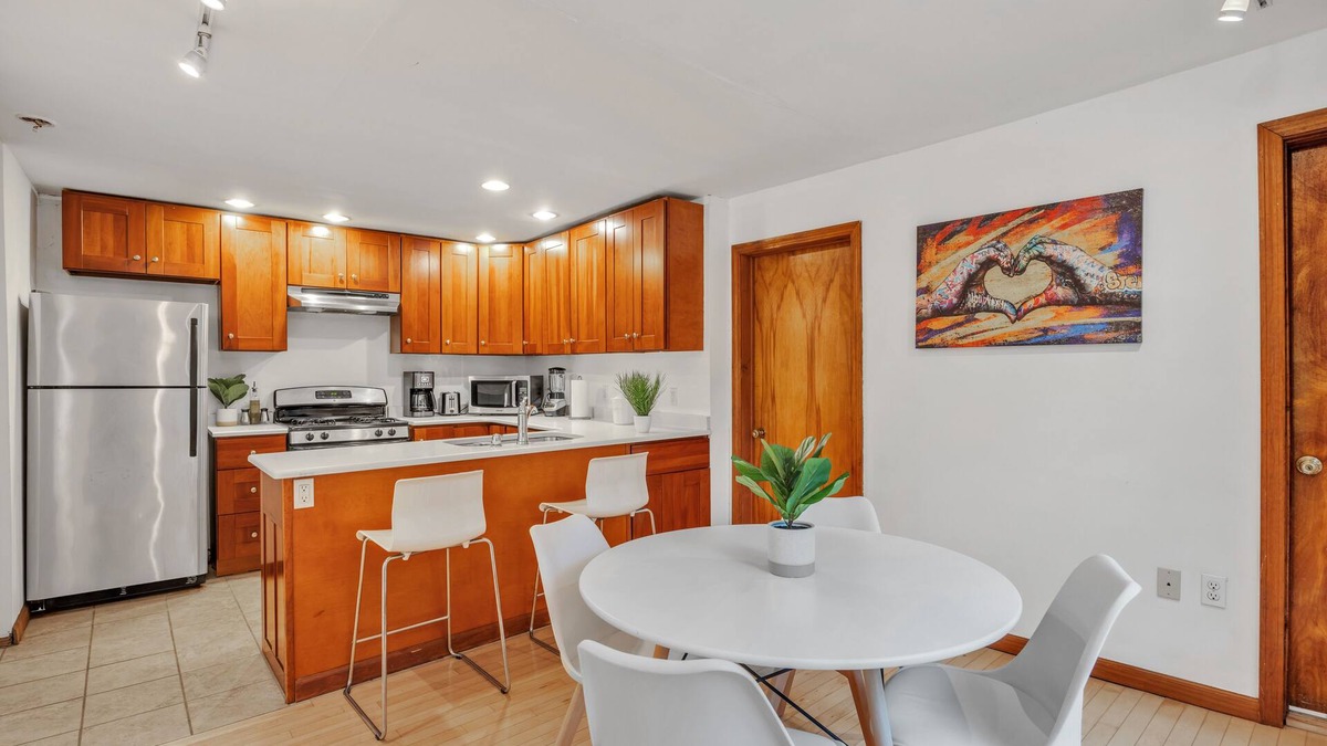 Northampton Apartment | Brand New Stylish Noho Apartment