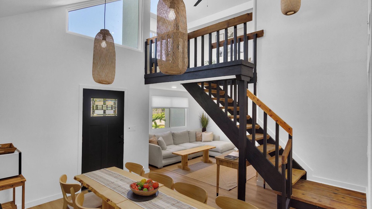 Terrace Park House | Brand New Tampa Grande with Entertaining Backyard, 2 minutes to Busch Gardens