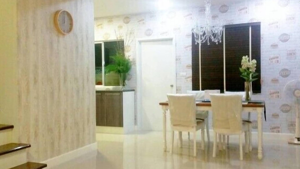 Mae Hia House | Brand New Town Home In Great Location