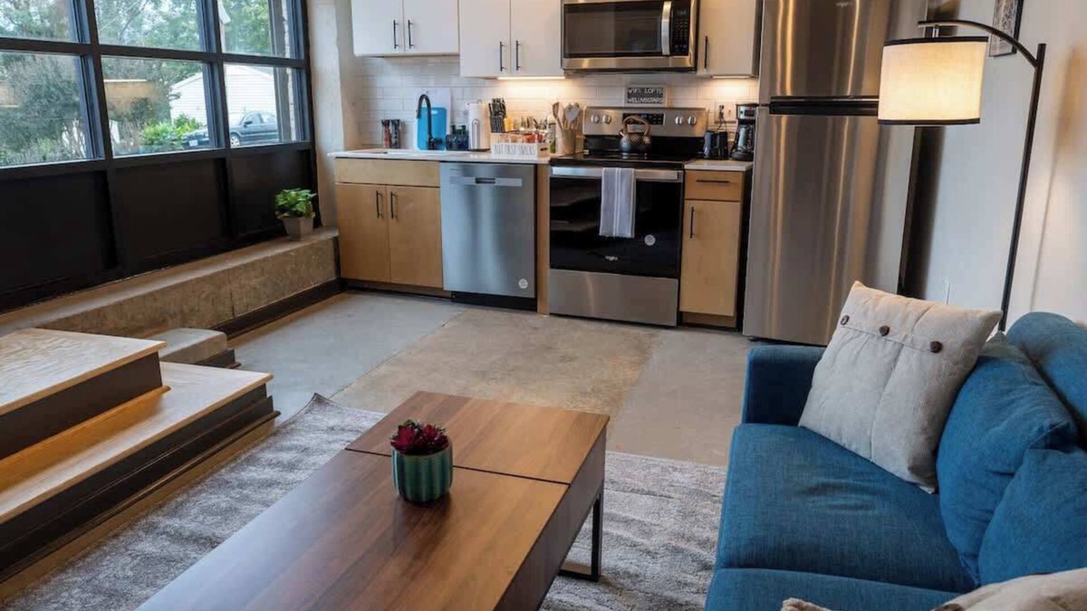 Martinsville Apartment | Brand New Uptown 1BR Apartment: Safe, Walkable