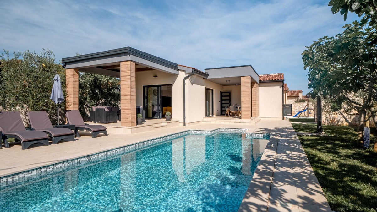 Segotici House | Brand new villa *, heated pool, 2.5 km from the sea, barbecue, WiFi, free WiFi