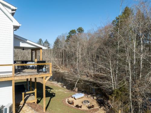 Bluff City House | Brand New Waterfront Construction