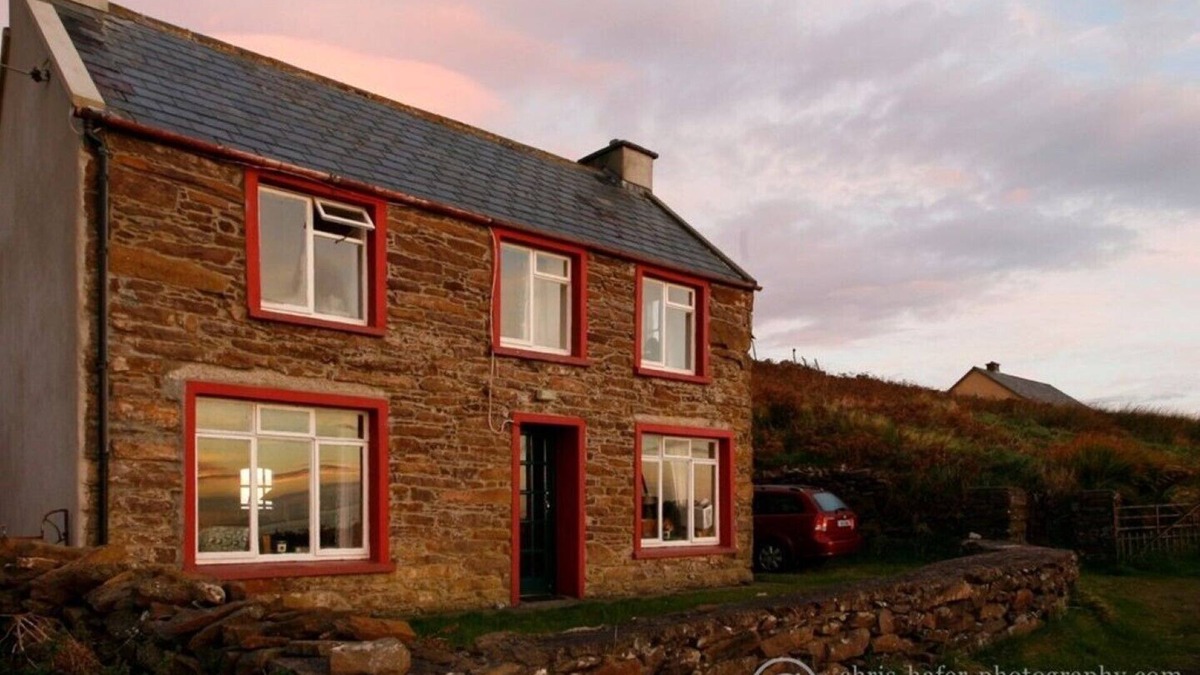 Brandon House | Brandon Bay Cottages, Stone Farmhouse