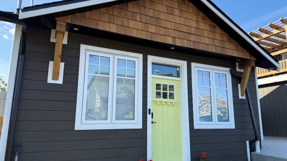 Campbell River House | Brass Apple Cottage, Brass Apple Cottage - brand new in Campbell River