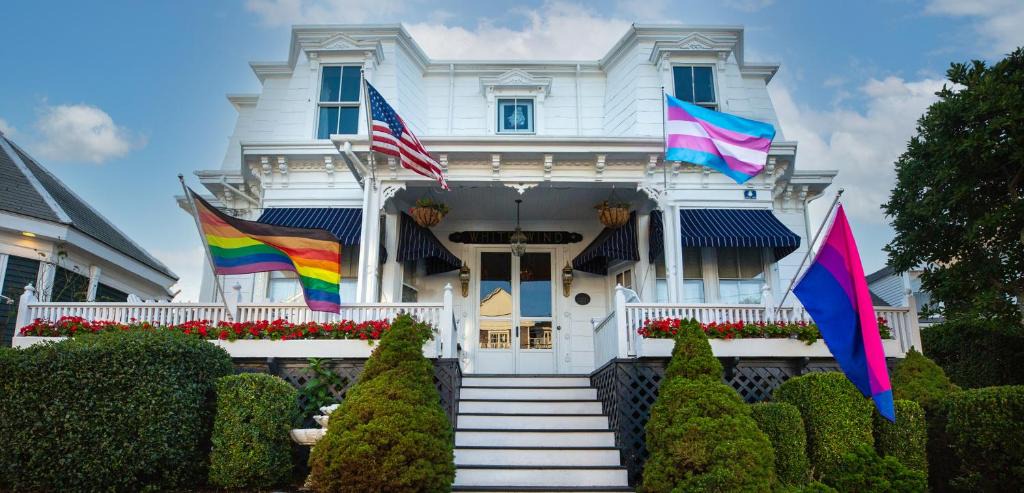 Provincetown Bed & Breakfast | Brasswood Inn