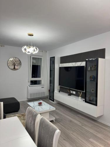 Kamez Apartment | Bratti's Apartment 2 Near Tirana Center And Mother Teresa International Airport
