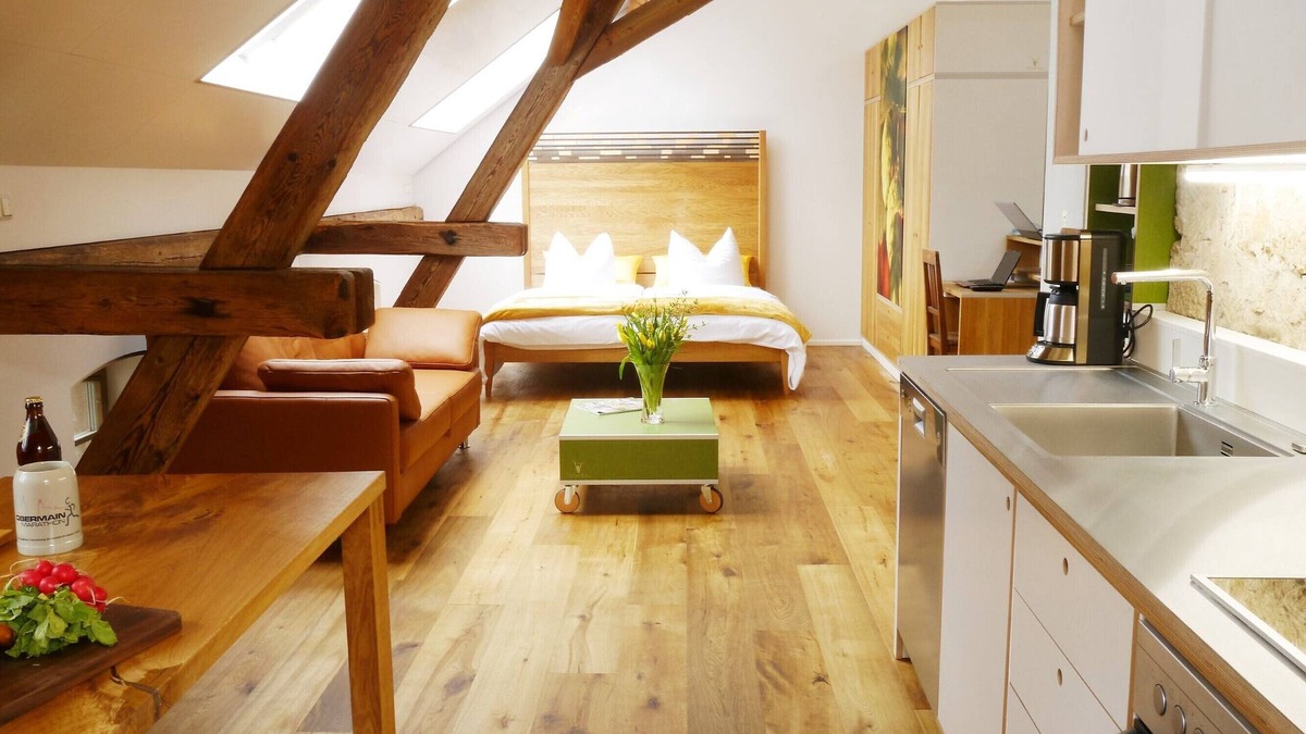 Koslau Apartment | Brauhaus 3 "Hopfen", the cozy penthouse. Sauna, infrared sauna, natural pool