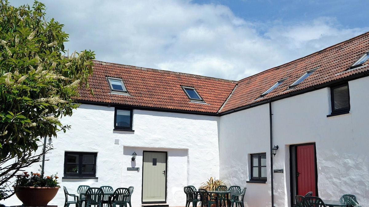 Lydstep Cottage | Braveheart's - UK6740