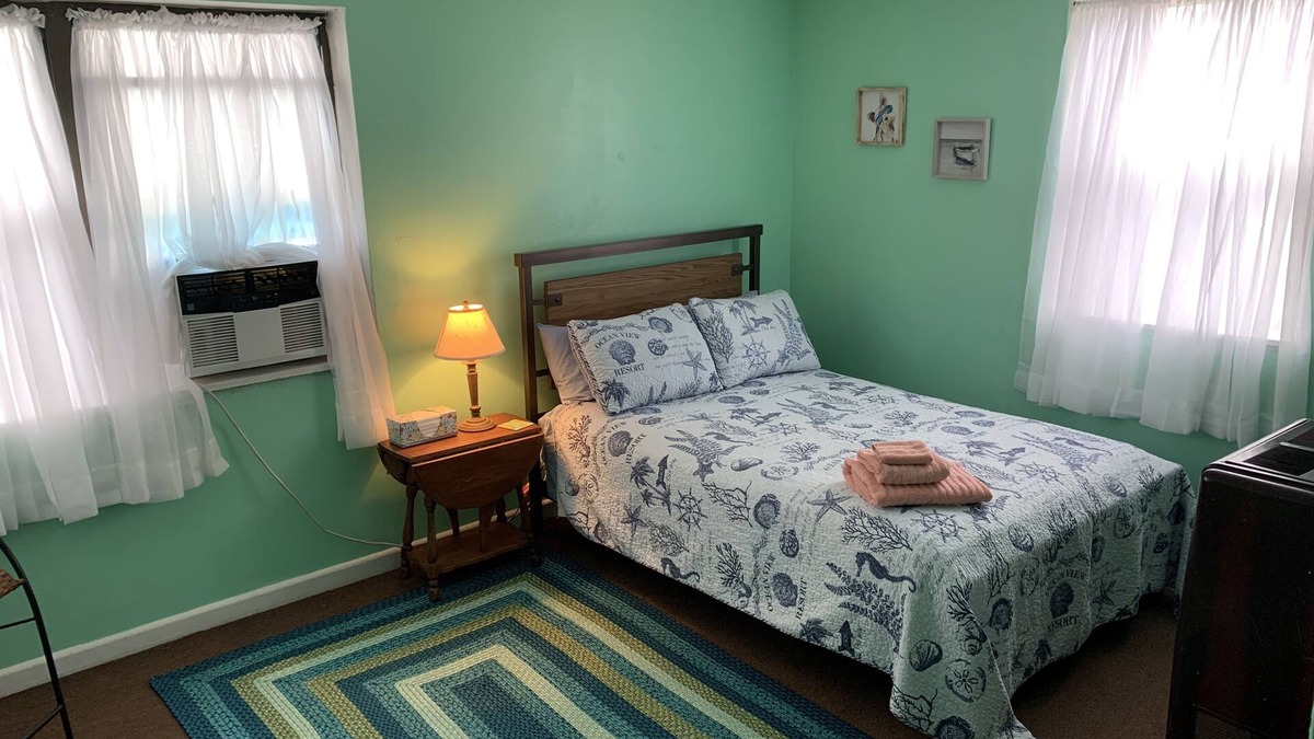 Cottage Line Apartment | Break Side Studio #5 (Apartment) - Pets Allowed by RedAwning