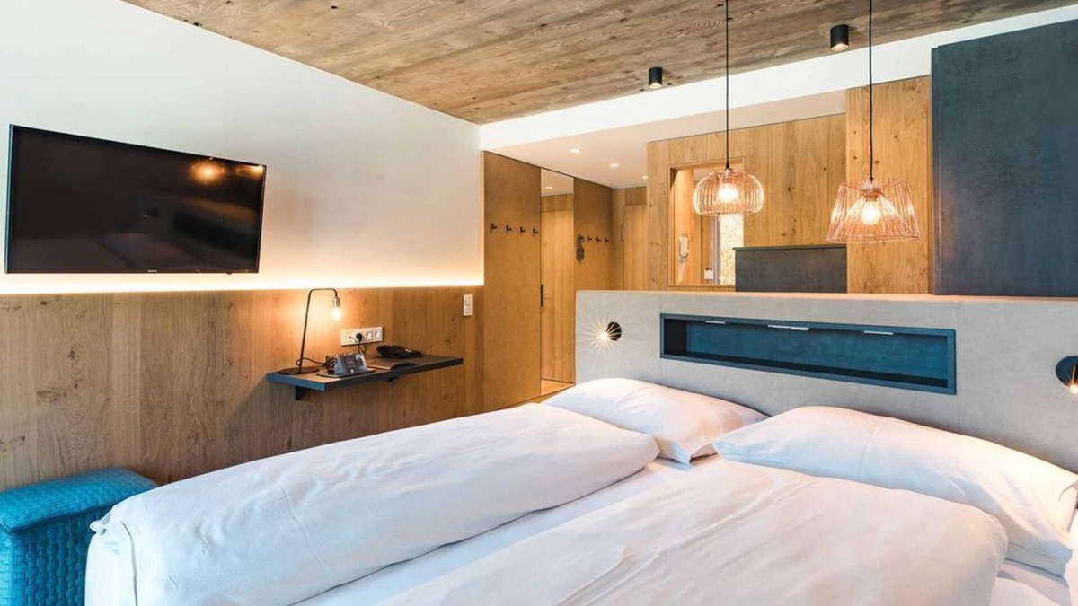 Pertisau House | Breakfast with short stay Panorama lake view SUP - Seehotel Einwaller