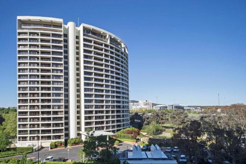 City West Apartment | BreakFree Capital Tower Apartments