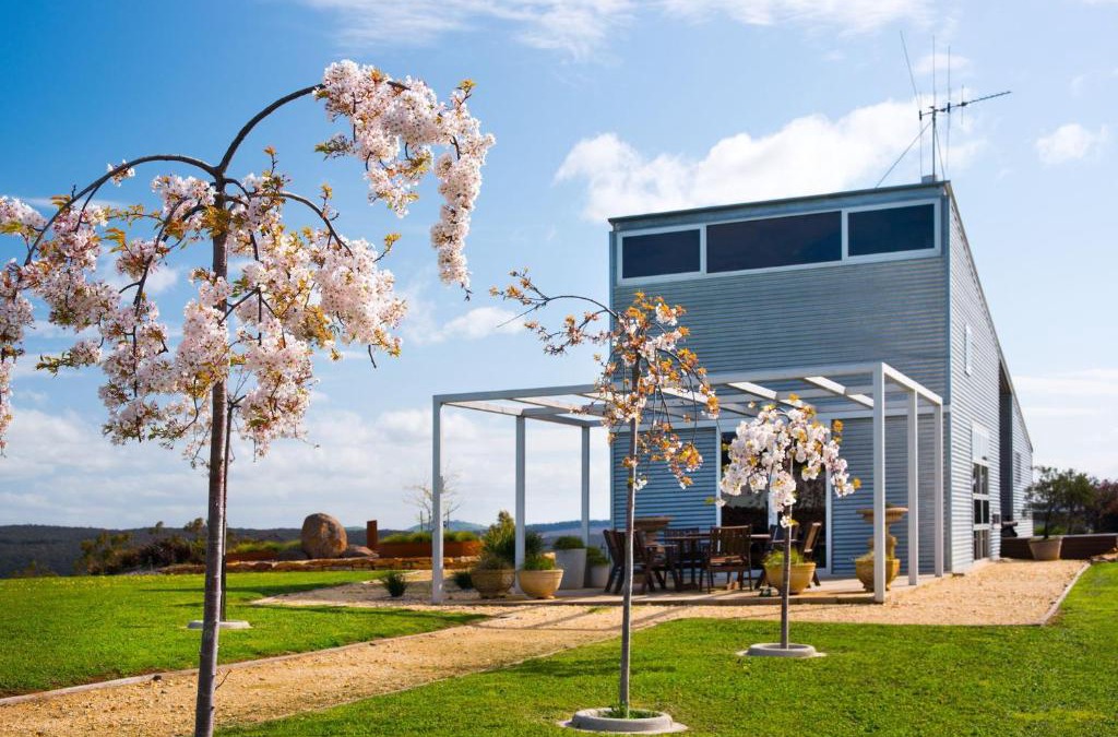 Elevated Plains House | Breakneck Gorge Akora