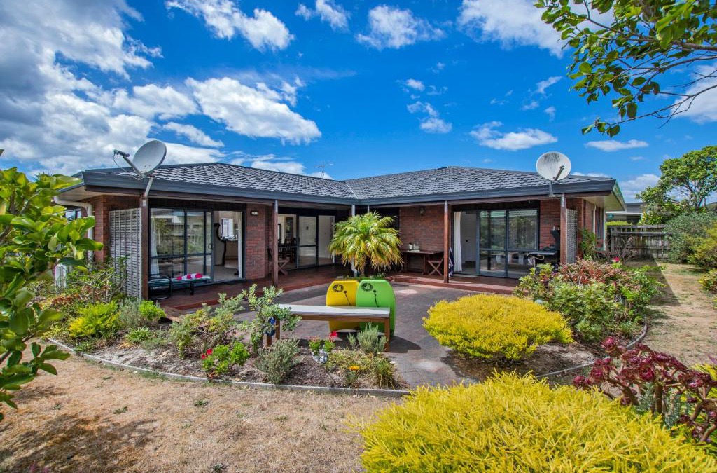 Ruakaka House | Bream Bay Bach - Ruakaka Holiday Home
