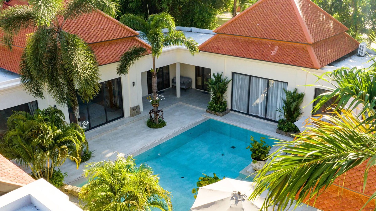 Bang Tao Villa | Breathtaking 4-Bedroom Villa near the beach! Perfect for your next vacation.