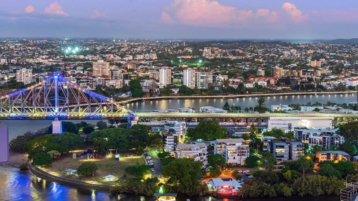 Brisbane Central Business District Apartment | Breathtaking! 2Bed/2Bath/1Car/Pool ~ CBD