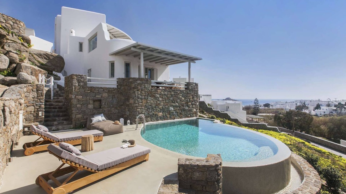 Platis Gialos Villa | Breathtaking 6 Bed in Platis Gialos