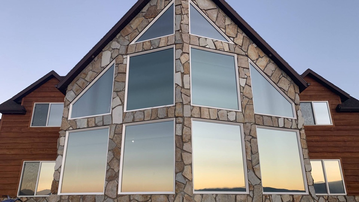 Dingle House | Breathtaking Bear Lake Sunset Views