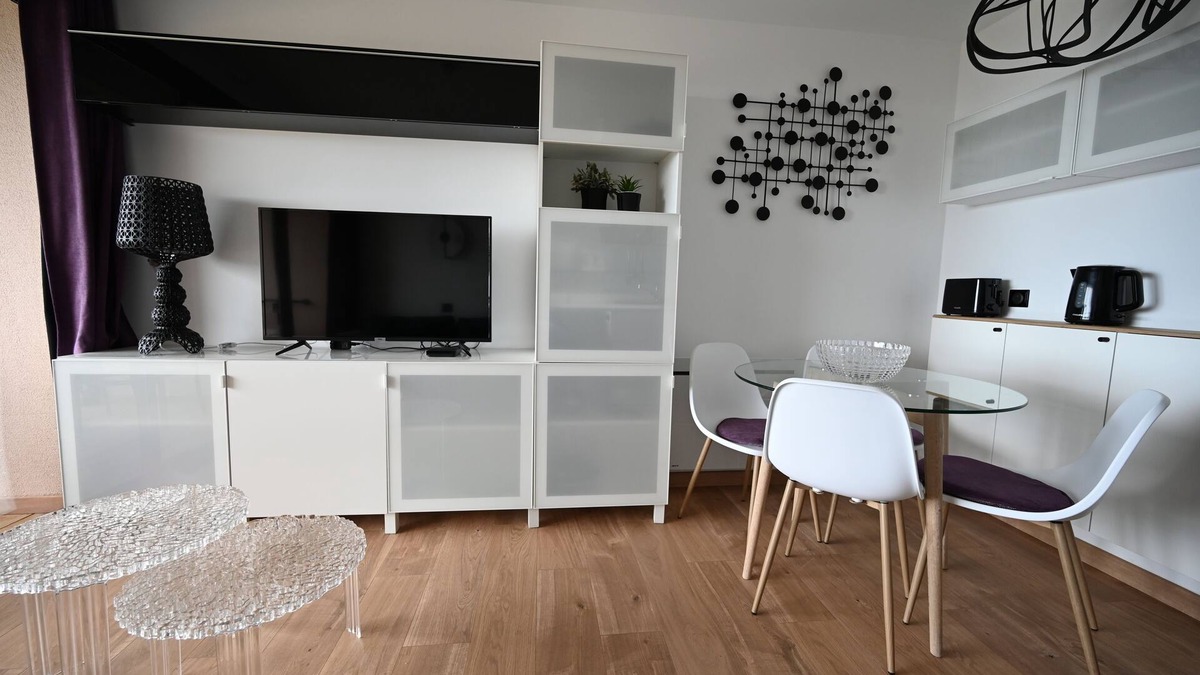La Croix des Gardes Apartment | Breathtaking. Cannes