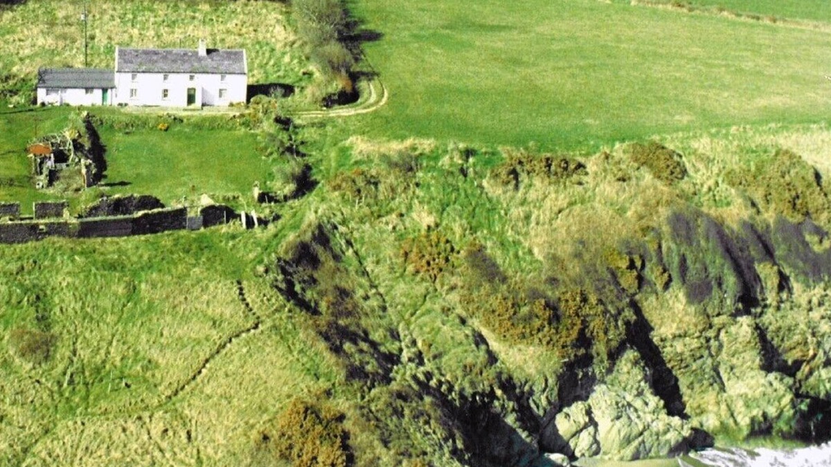 Arklow Other | Breathtaking cliff top farmhouse with deserted beach