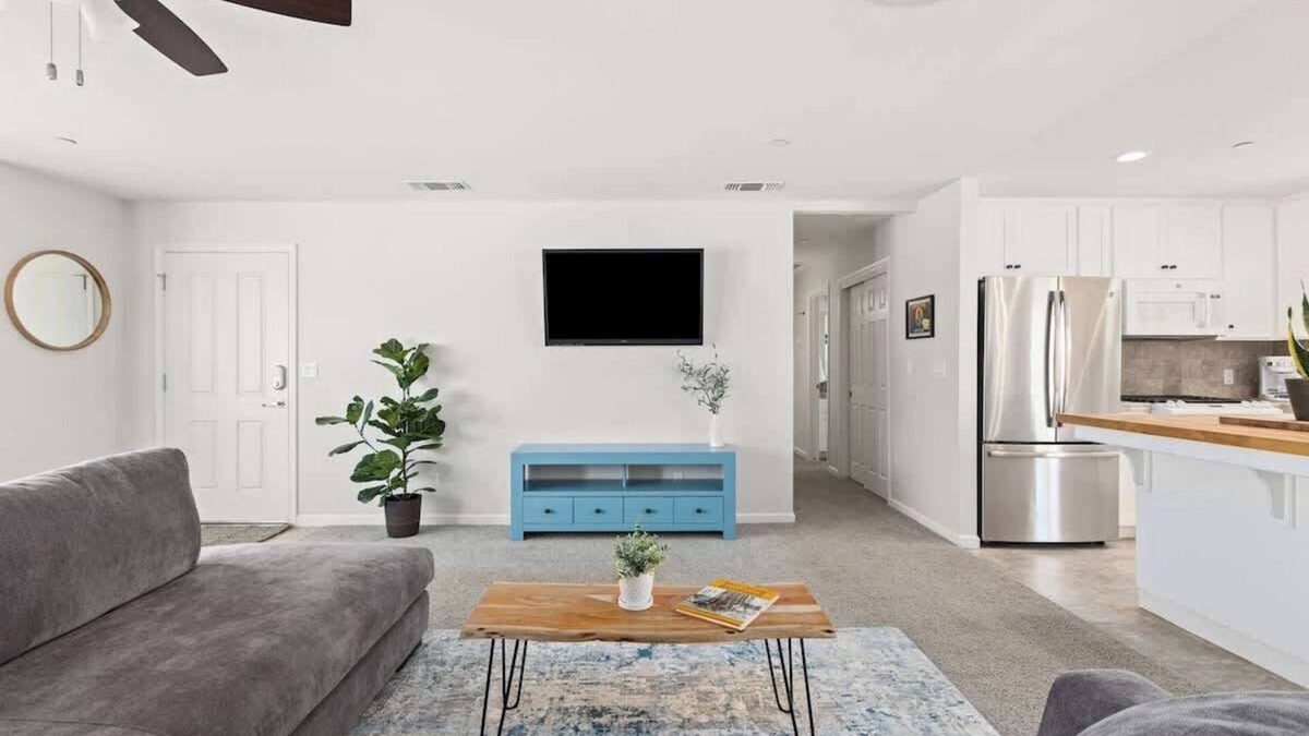 Visalia House | Breathtaking Country Views at Bonnieview Near SNP