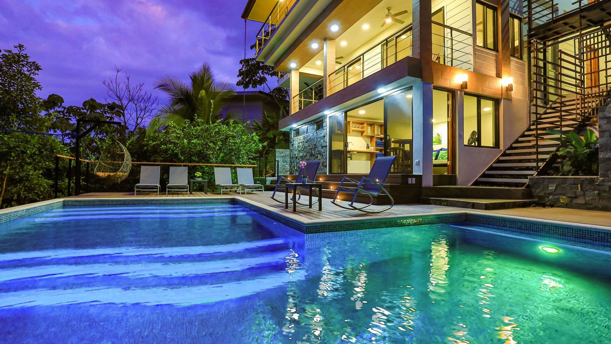 Canton Quepos Villa | Breathtaking Jungle Views and Abundant Wildlife - Large pool.