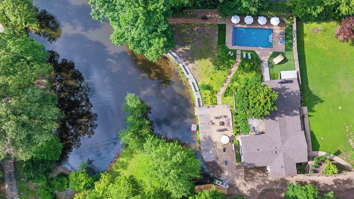 Raleigh House | 》Breathtaking Lake WaterFront Home Retreat w Pool《