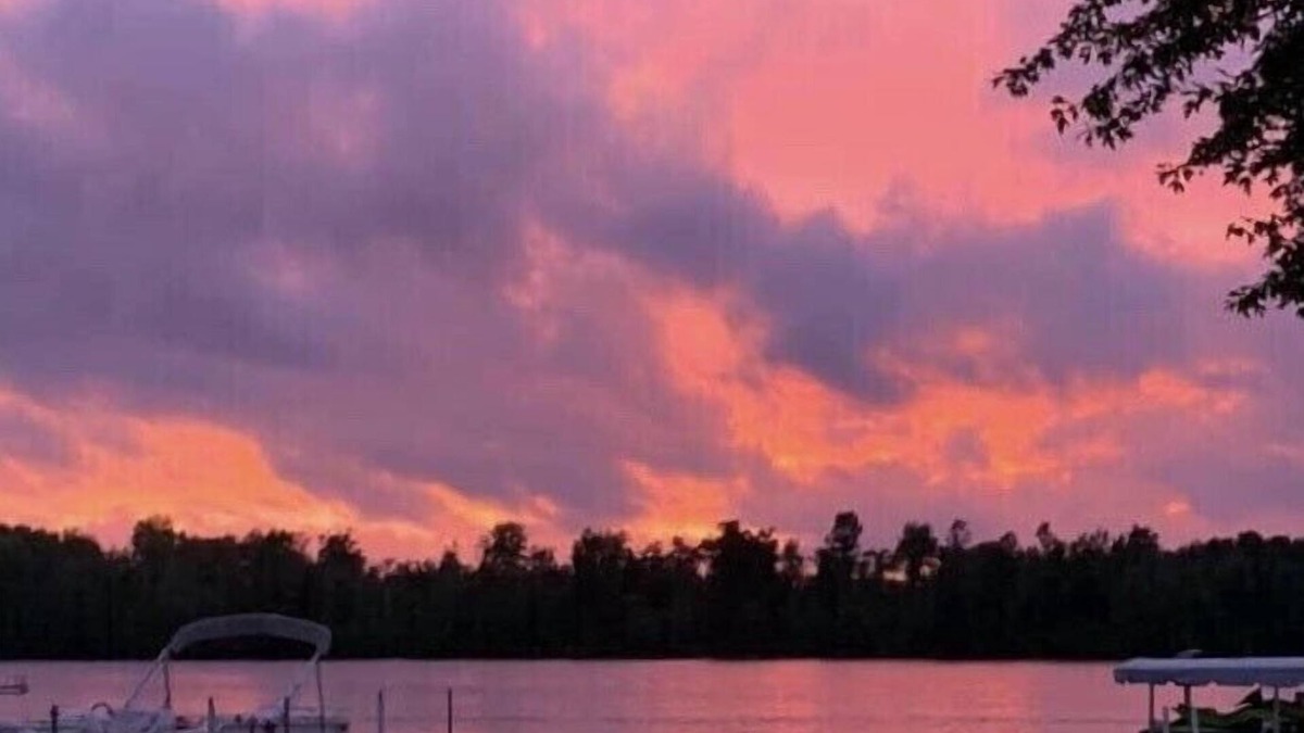Coldwater Cottage | Breathtaking Lakefront View - Pontoon Available! Coldwater Chain of Lakes