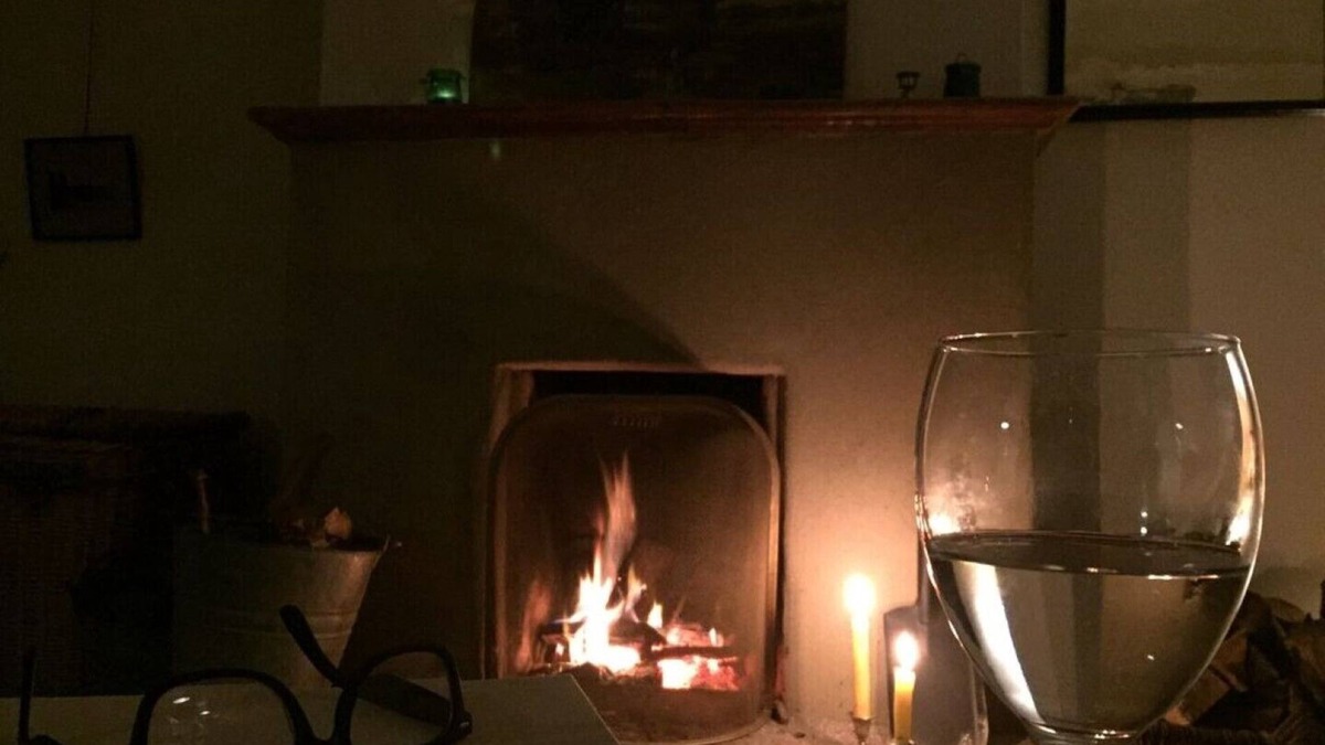 Colchester House | Breathtaking location - simple 1930's home with log fires & amazing sunsets