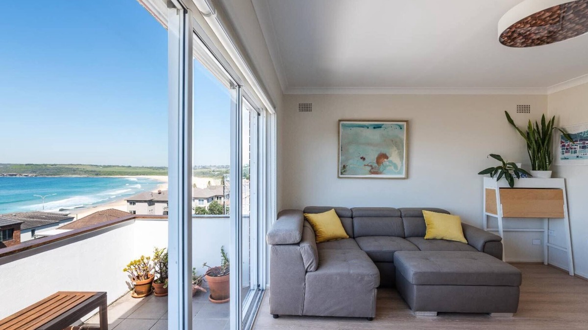Maroubra Apartment | Breathtaking Maroubra Beachview Apt w Parking