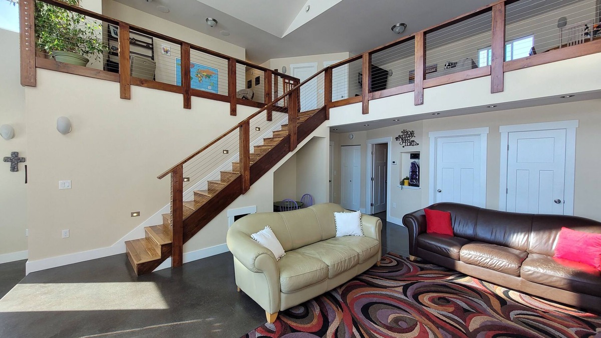 Palmer House | Breathtaking Mountain Views tucked away in private. Enjoy Alaskan adventures!