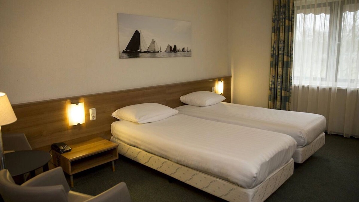 Heerenveen Hotel | Breathtaking Nature Reserves | Modern Oasis close to Scenic Outdoor & Landmarks