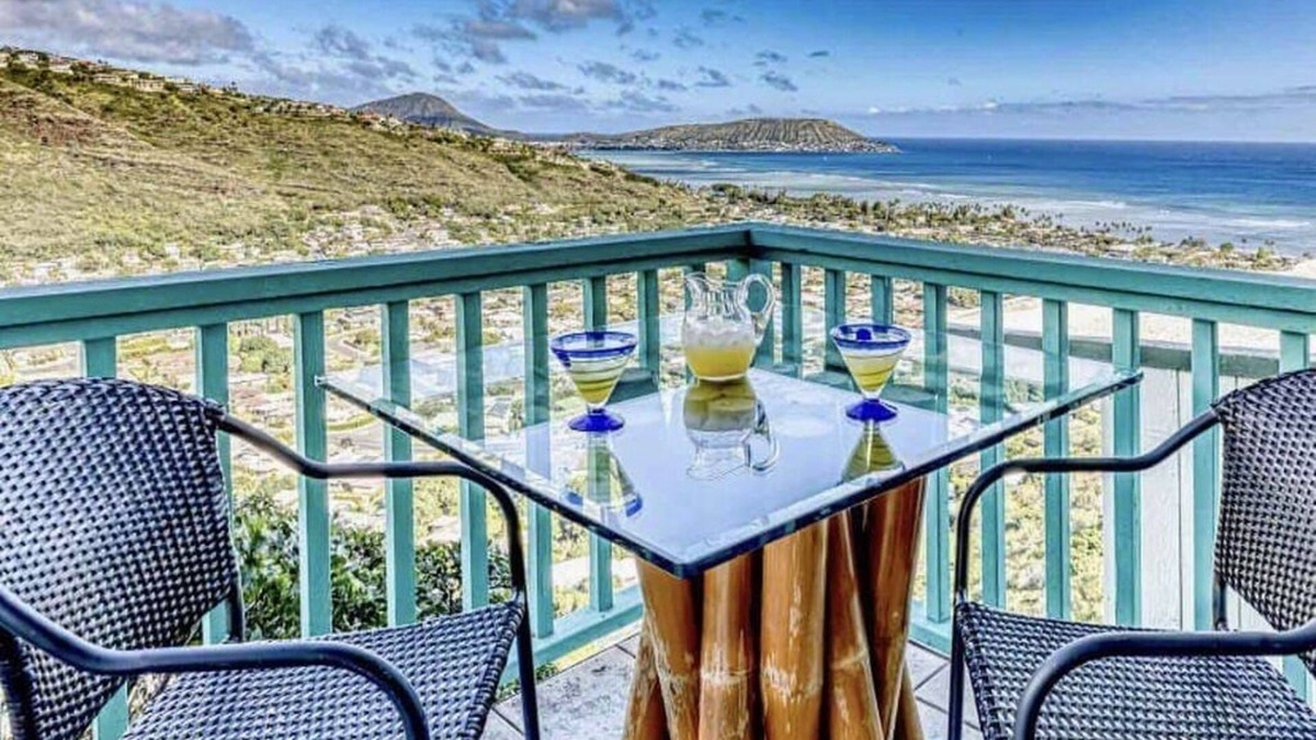Waialae Iki Ridge House | Breathtaking Ocean View with Private Pool!