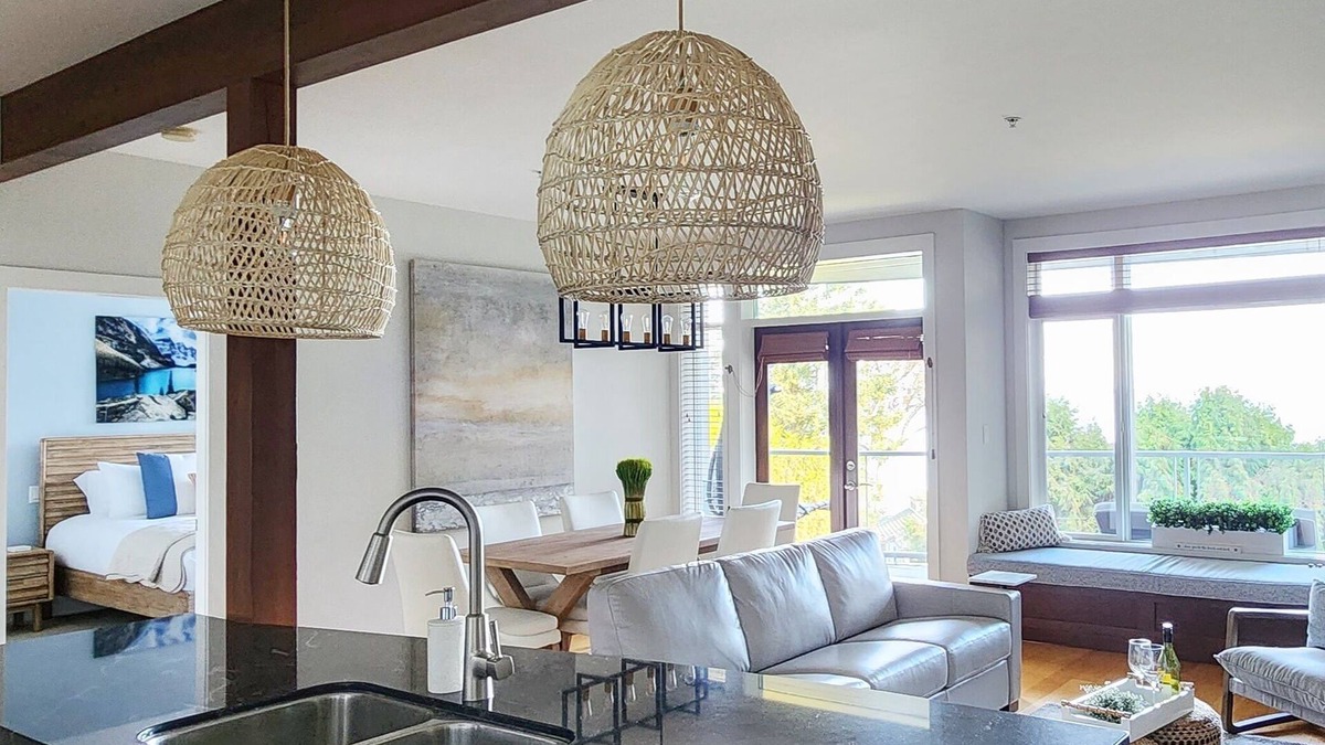 Regional District of Nanaimo Apartment | Breathtaking Oceanview Oasis in Vancouver Island 1 min walk to Rathtrevor Beach