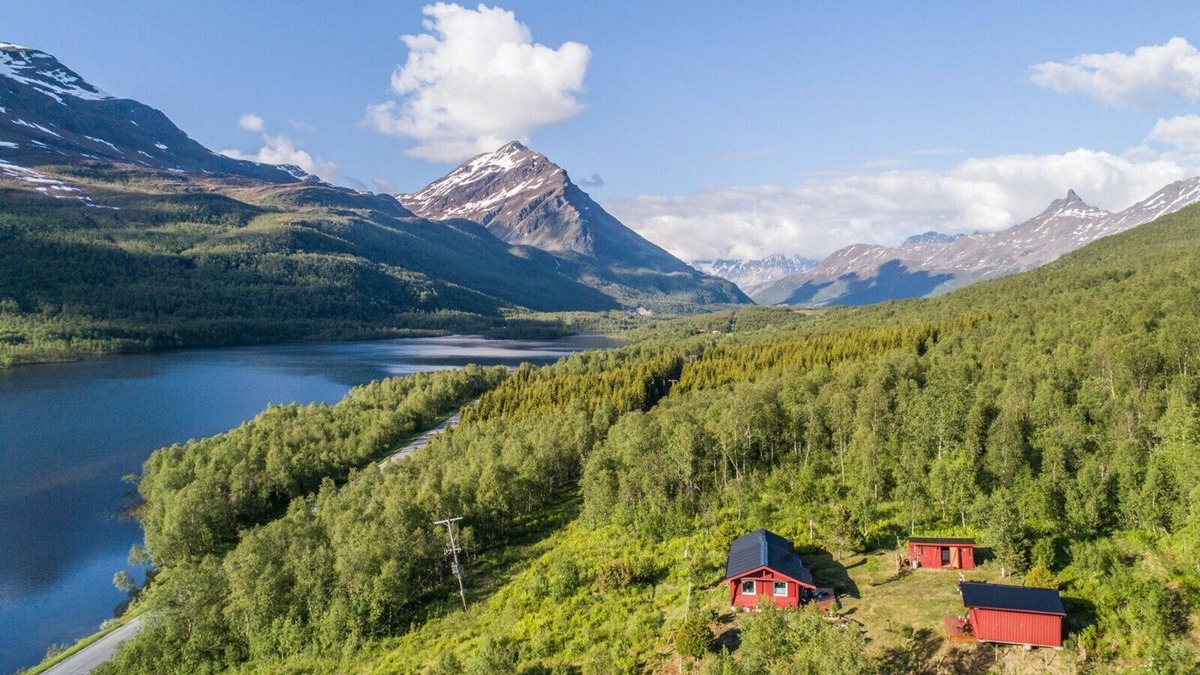 Balsfjord Cabin | Breathtaking Panoramic Views Cabin - Secluded/fire pit/ideal for aurora