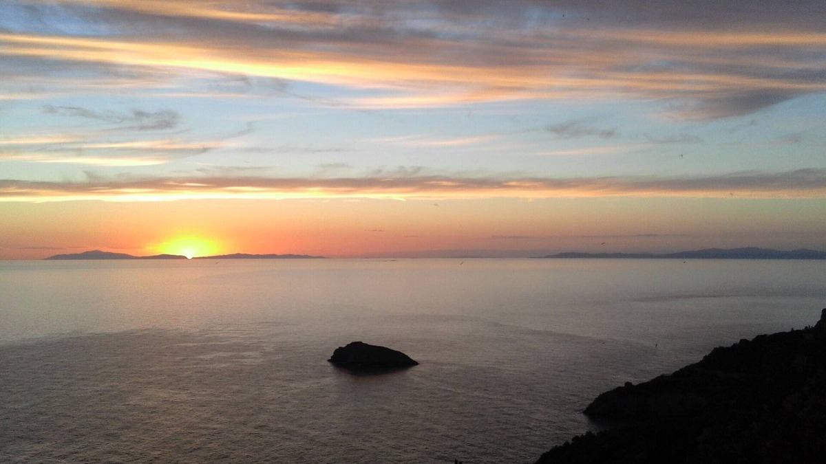 Cala Piccola House | Breathtaking scenario of the Islands of Giglio, Montecristo, Corsica and Elba.