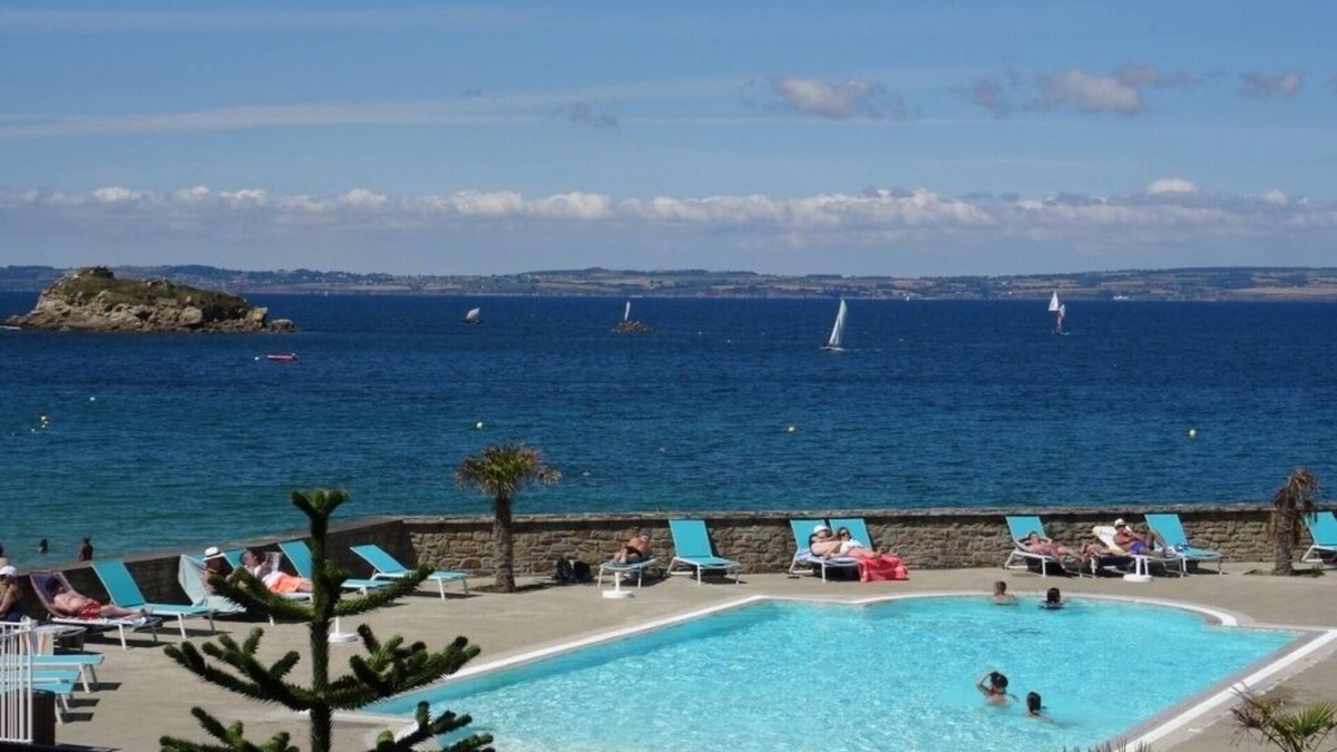 Treboul Apartment | Breathtaking sea view over the Bay of Douarnenez