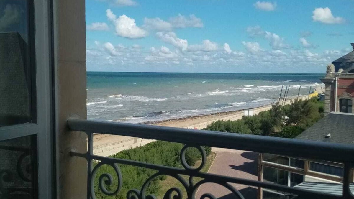 Normandy Landing Beaches Apartment | Breathtaking sea views, D-Day beaches at your feet, relaxation guaranteed!