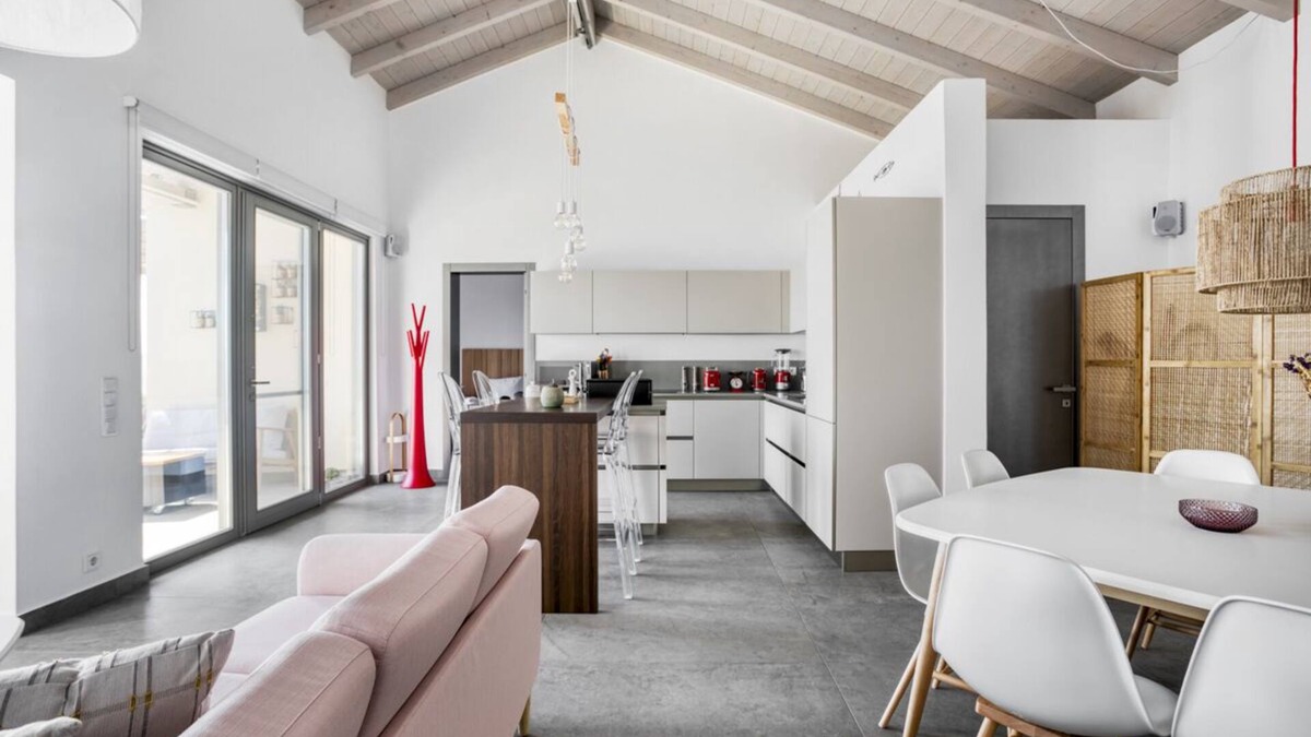 Magoulades Villa | Breathtaking sea view villa ! Accommodates 4 people, with a swimming pool.