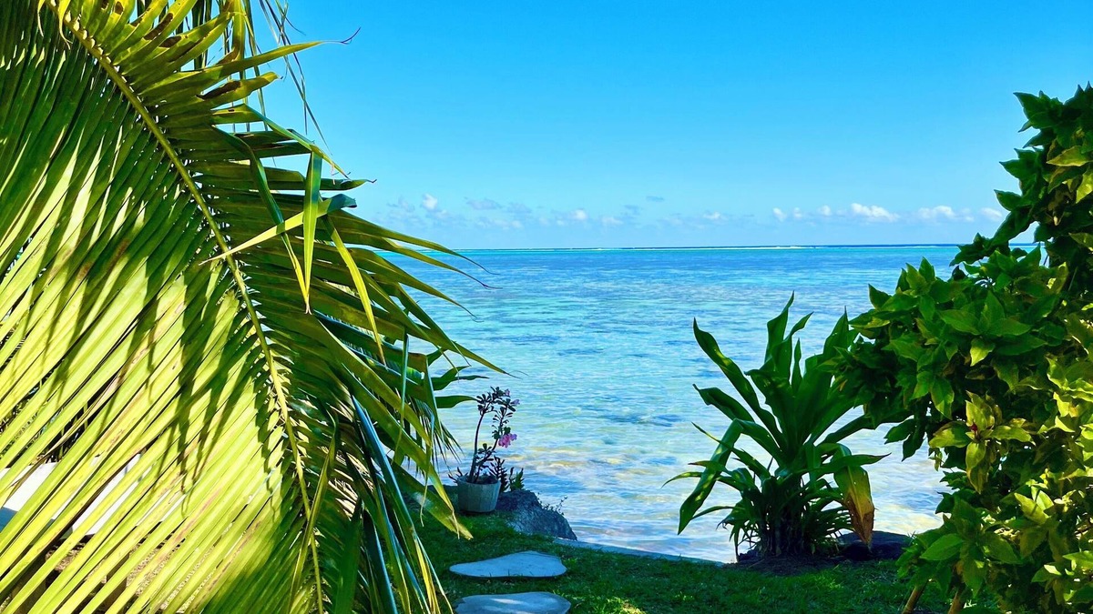 Paea House | Breathtaking Sunsets: Cozy Bungalow on the Lagoon, private getaway