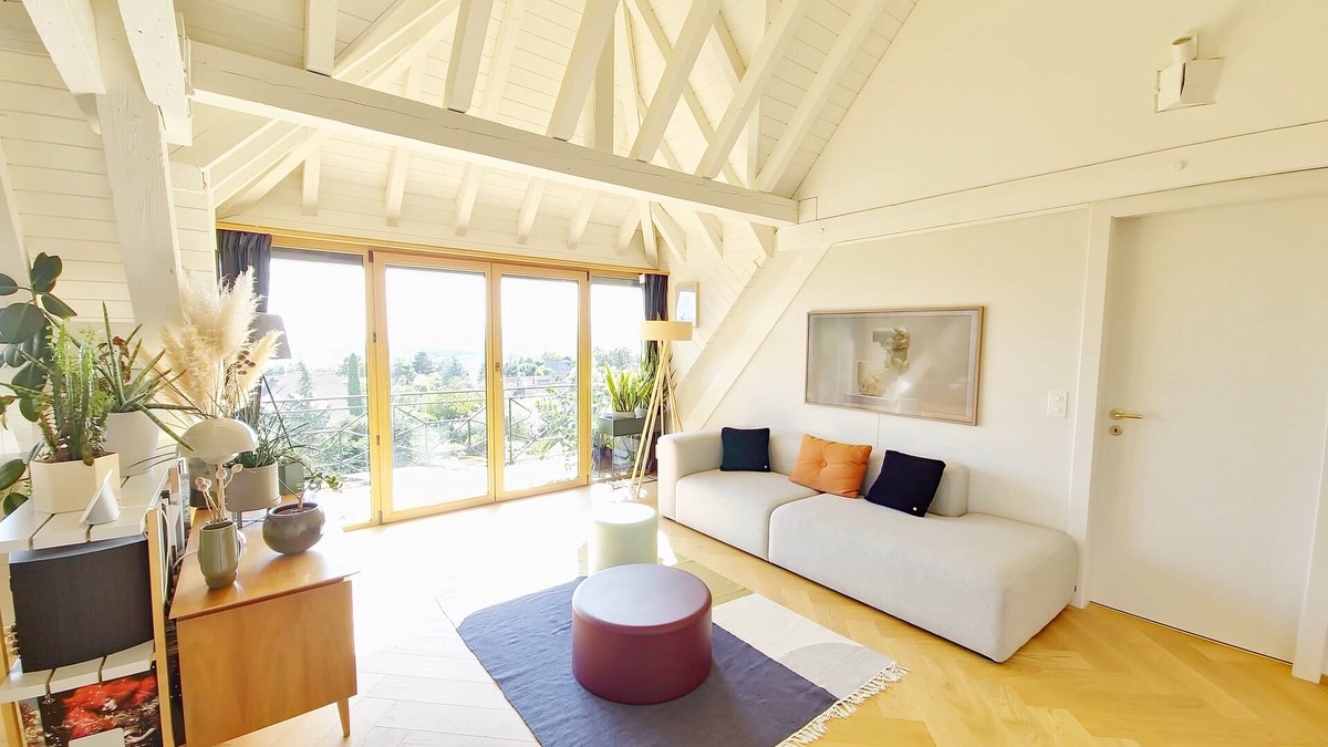 Jouxtens-Mezery Apartment | Breathtaking view of Lake Geneva and the mountains will definitely seduce you!