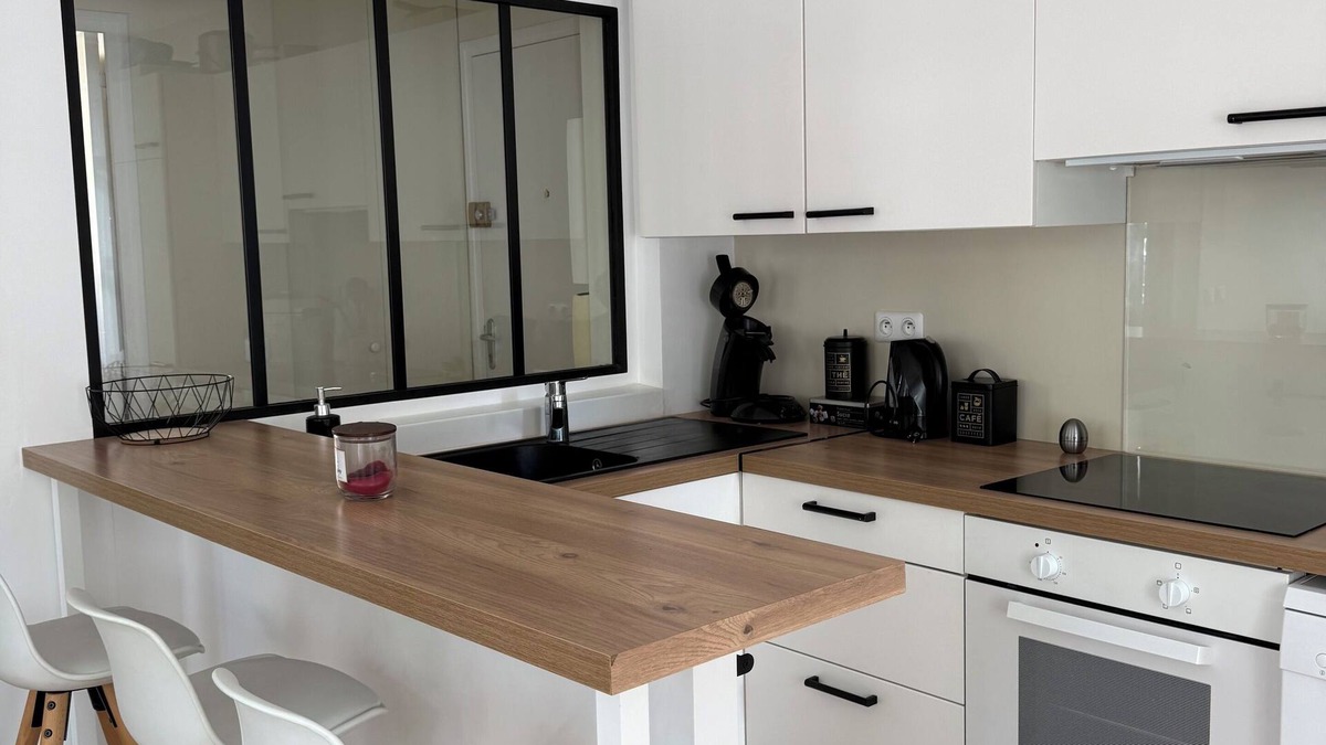 Mantes-la-Jolie Apartment | Breathtaking view of the Collegiate Church - all on foot!