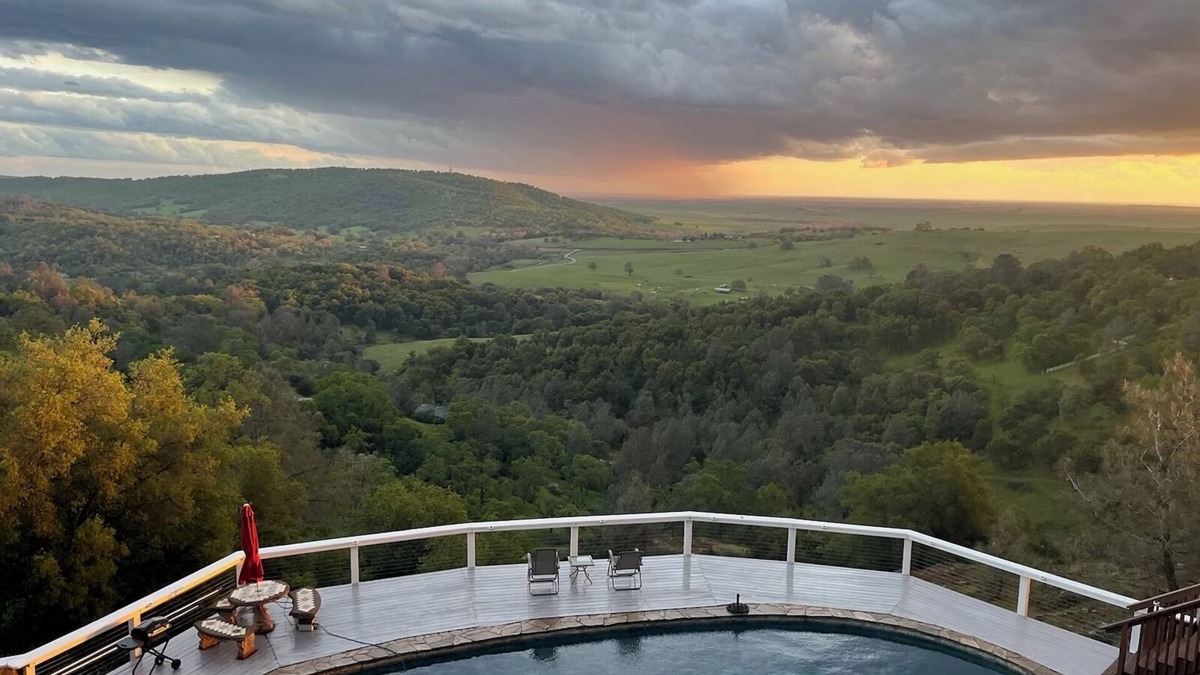 El Dorado Hills Cottage | Breathtaking view of the Hills with HotTub, Pool and Pool Table