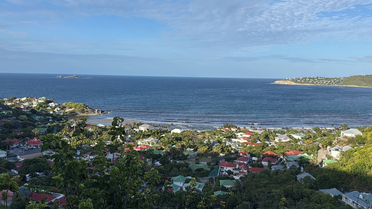 Public House | Breathtaking views lovely private house with AC in Anse des Cayes St Barths.