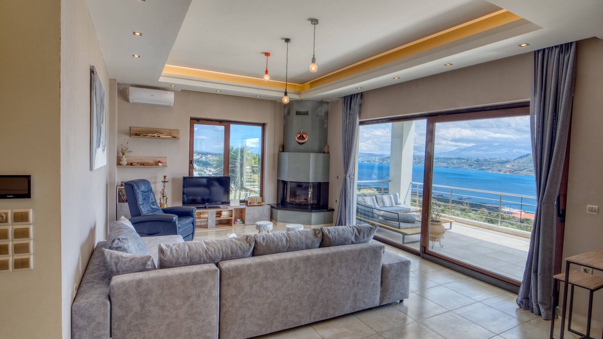 Pitharion Apartment | Breathtaking-View, Air-Conditioned 2-bedroom House!