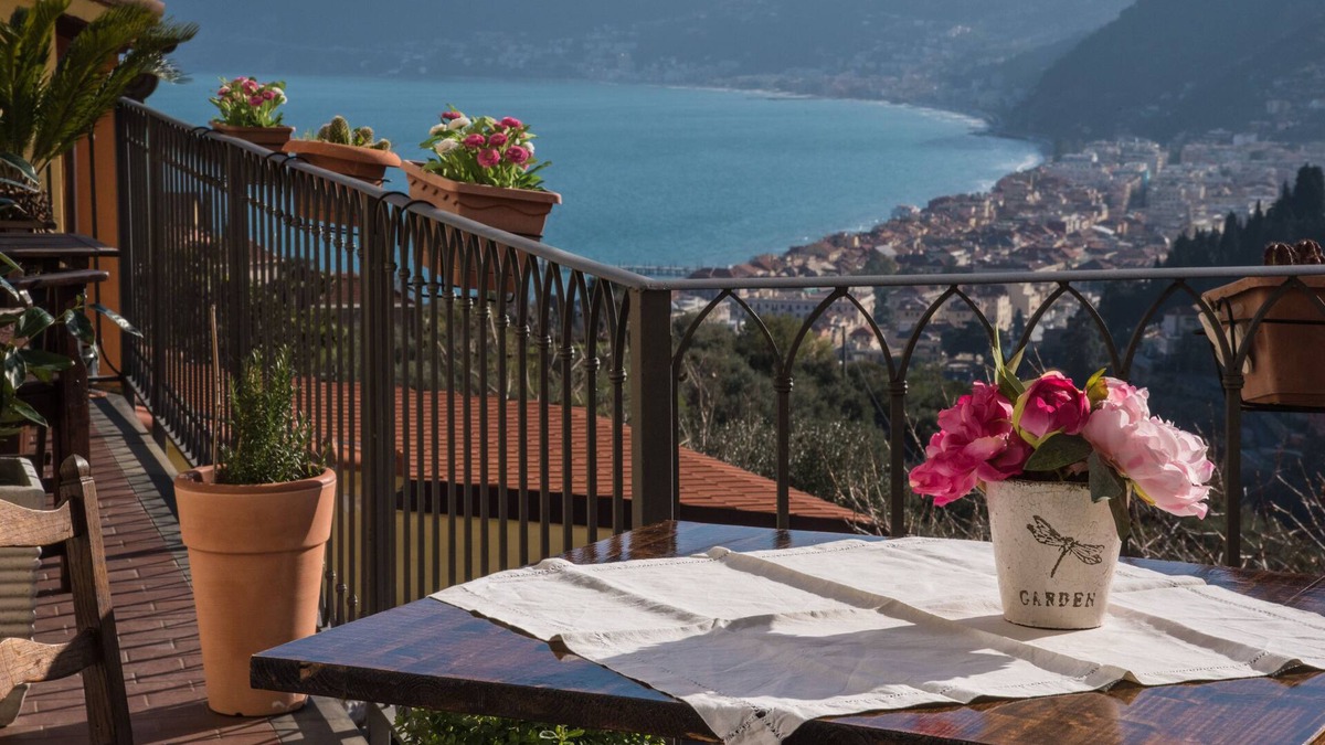 Alassio Apartment | Breathtaking view apartment with terrace 8 beds