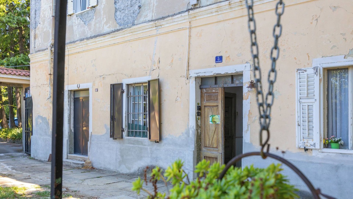 San Giovanni-Chiadino-Rozzol Apartment | Breathtaking view of the infinite sea, an oasis of peace in the greenery